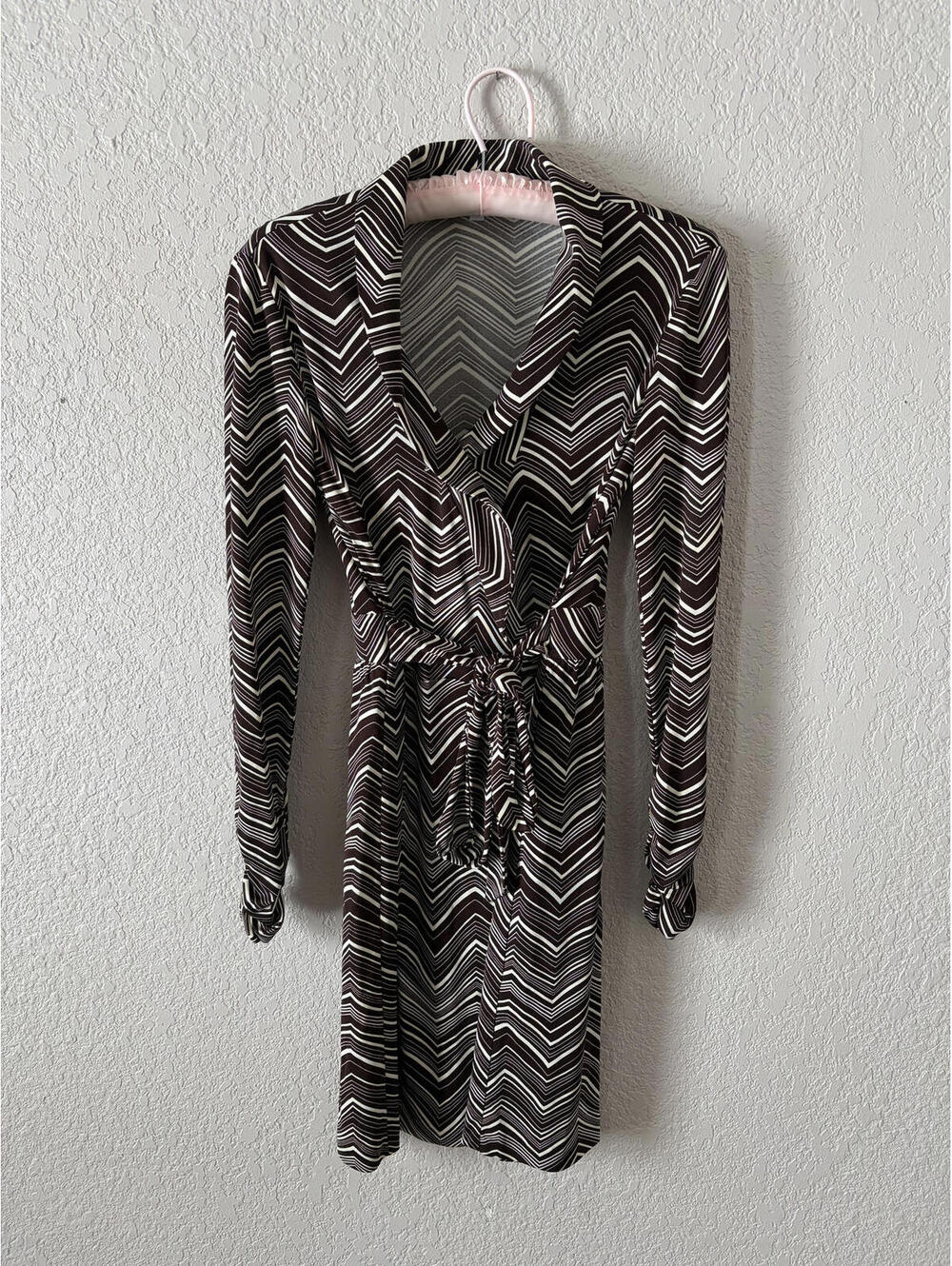 100% Silk Trina Turk Wrap Dress Brown While Geometric Size Small